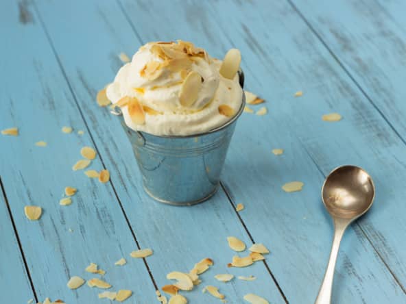 Crème chantilly préparée au siphon