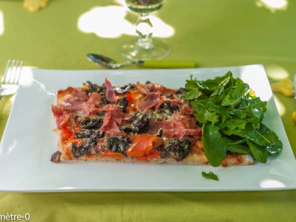 Pizza aux cèpes et poivrons