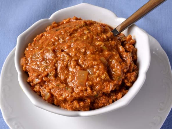 Sauce bolognaise végétarienne pour accompagner des spaghetti végétaux