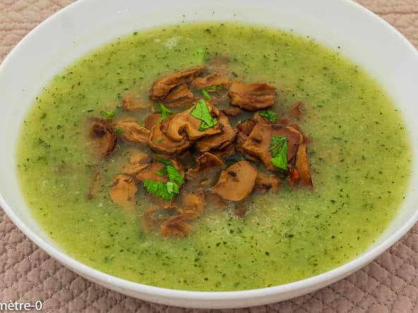 Soupe facile aux courgettes et aux champignons