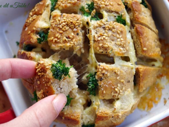 Pain farci au fromage à picorer