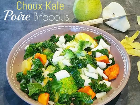 Salade choux kale, brocolis, patates douces et poires