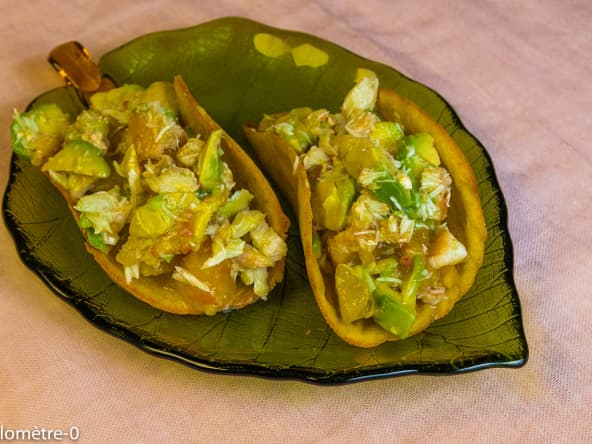 Tuile au crabe et à l'avocat