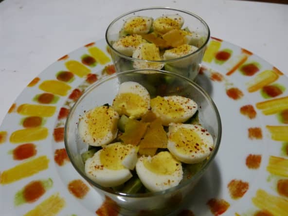 Verrines aux oeufs de caille et guacamole