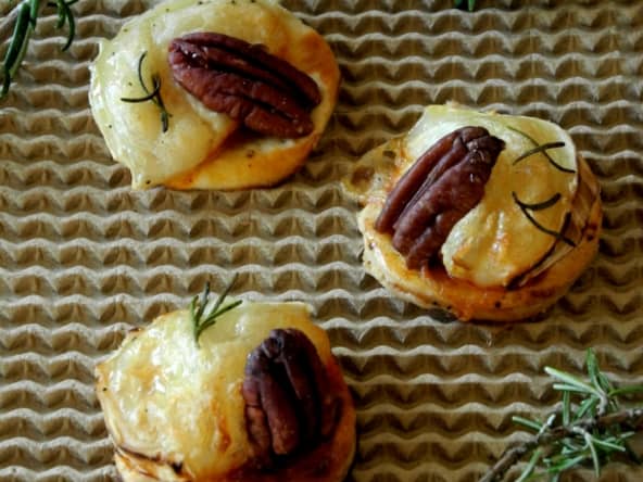 Mini tartelettes chèvre, miel, pécan et romarin