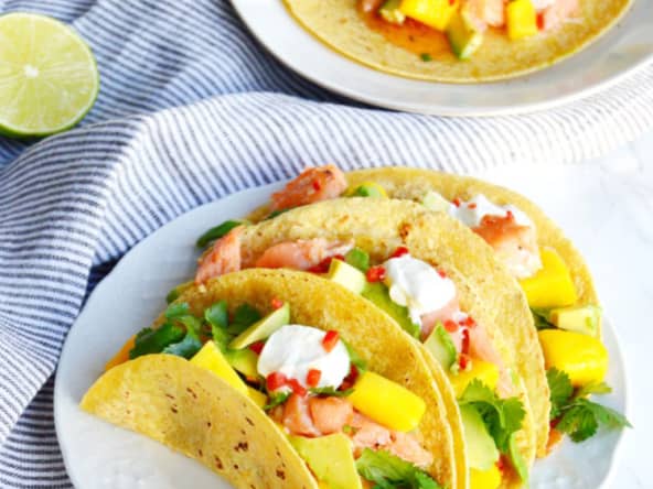 Tacos Thai au saumon et salsa mangue-avocat, une recette fusion