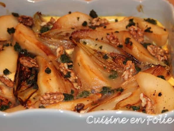 Gratin d’endives aux poires, fromage frais, noix, et curry