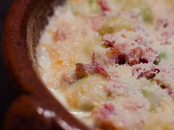 Gratin de choux de Bruxelles au parmesan et aux lardons