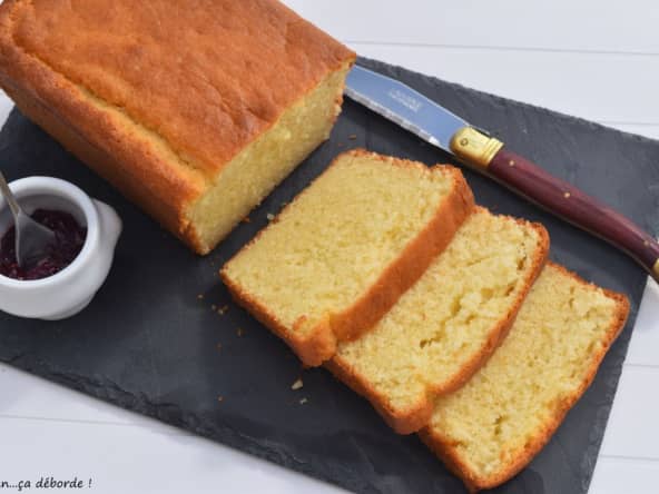 Cake ultra moelleux au lait ribot - Maman...ça déborde