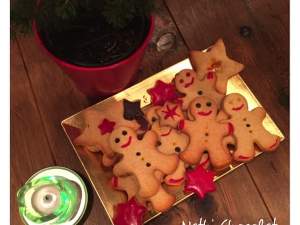 Bonhommes et ses étoiles de Noël aux saveurs d'épices