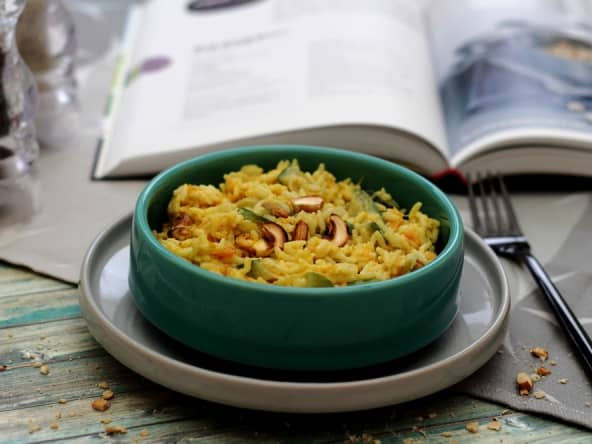 Riz au curry, courgette, patate douce et noix de cajou