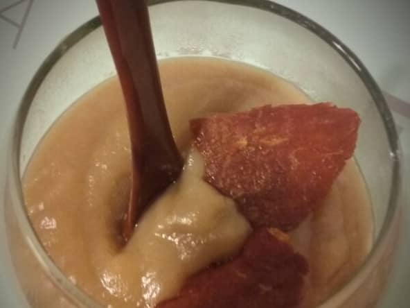 Crème de topinambours aux chips de jambon de Parme