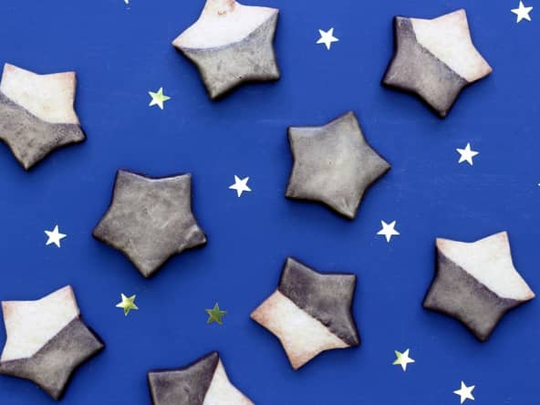 Biscuits étoilés au chocolat pour Noël