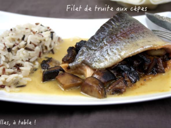 Filets de truite aux cèpes, sauce au riesling