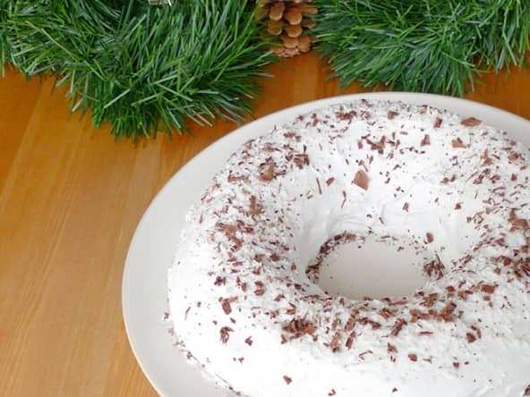 Couronne de Noël enneigée (chocolat, ananas et coco)