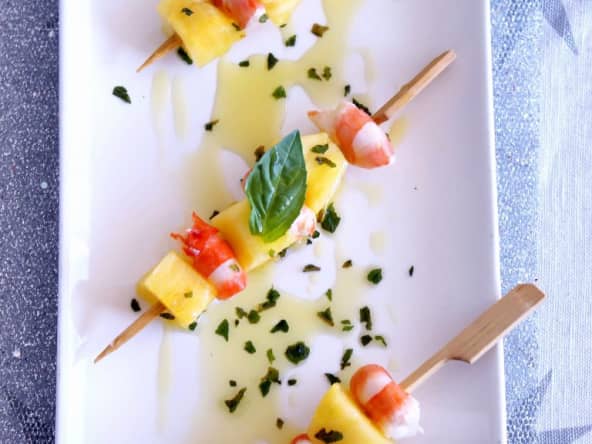 Brochettes crevettes et ananas