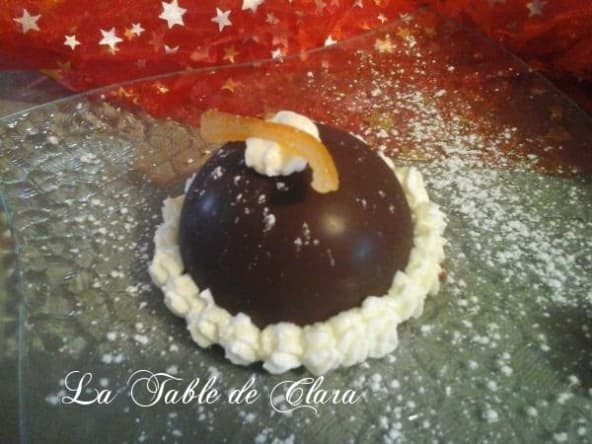 Dôme de mousse d'Orange sur feuillantine praliné