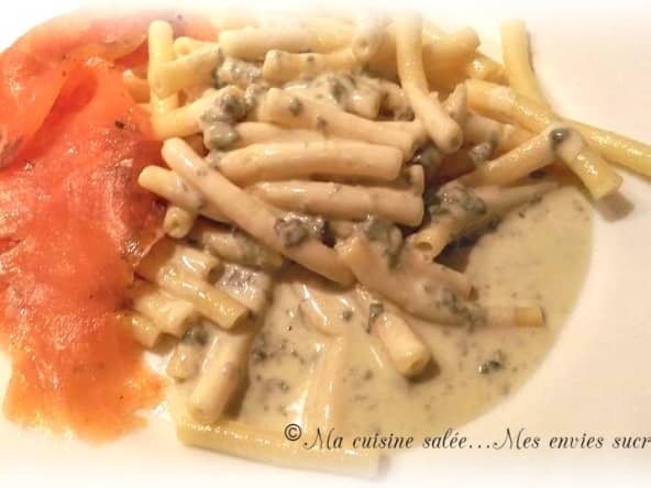 Pâtes au fromage bleu oignon et truite fumée