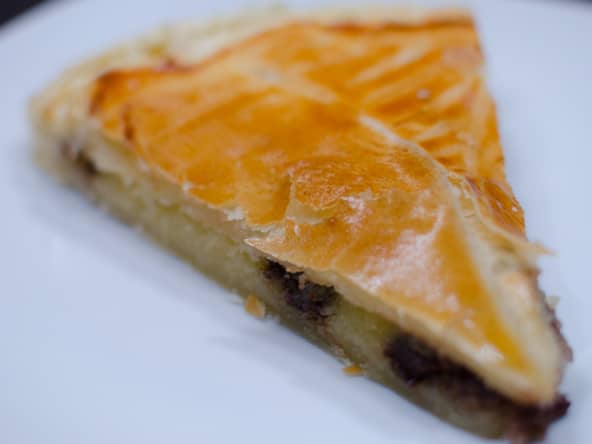 Galette des rois à la noix de coco et aux pépites de chocolat