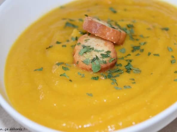 Velouté carottes, panais et lentilles corail - Maman...ça déborde