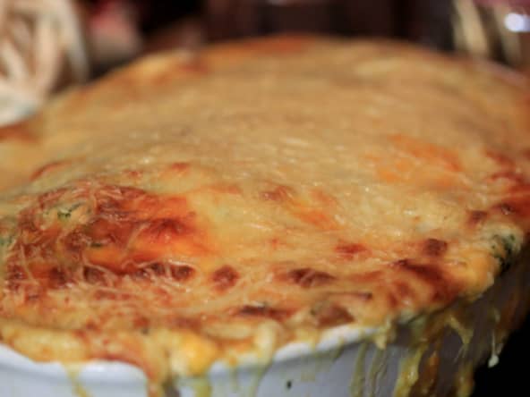 Gratin de crêpes au poulet, épinards et fromage