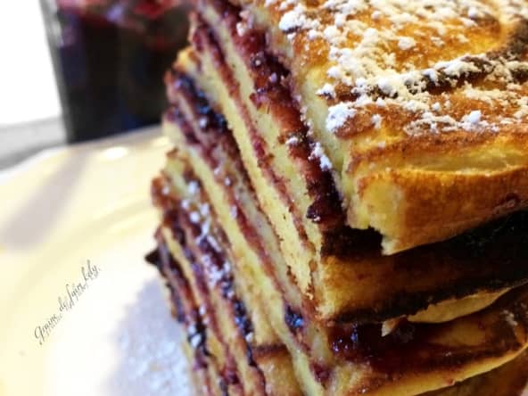 Gâteau de crêpes à la confiture de mûres façon suédoise pour la chandeleur