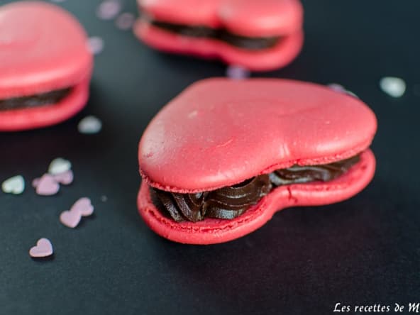 Coeur de macaron pimenté, des macarons au chocolat et piment d'Espelette pour la Saint-Valentin
