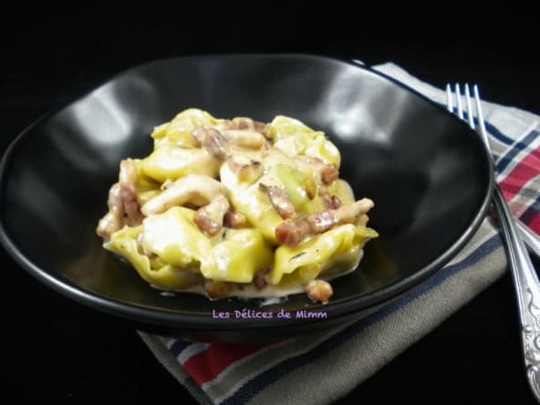 Tortellini à la crème de parmesan et aux lardons fumés