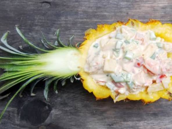 Ananas Victoria et crevettes sauce cocktail.