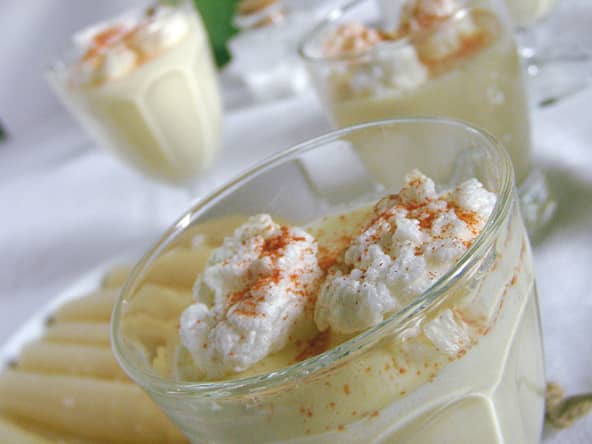 Iles flottantes salées aux asperges