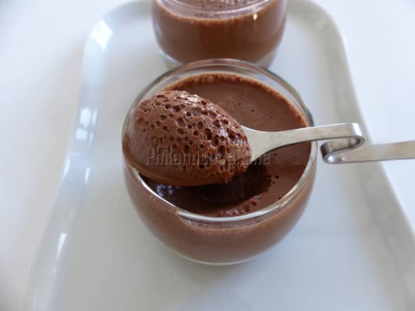 Mousse express au chocolat et au café réalisée au blender