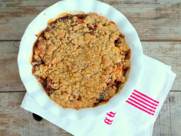 Crumble aux pommes caramélisées au sucre brun