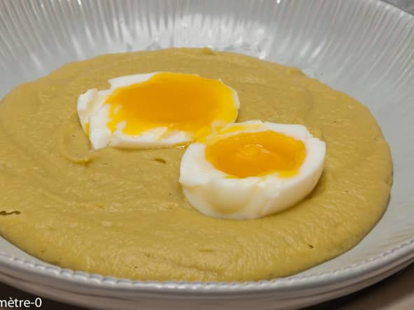 Pois cassés aux oeufs mollets