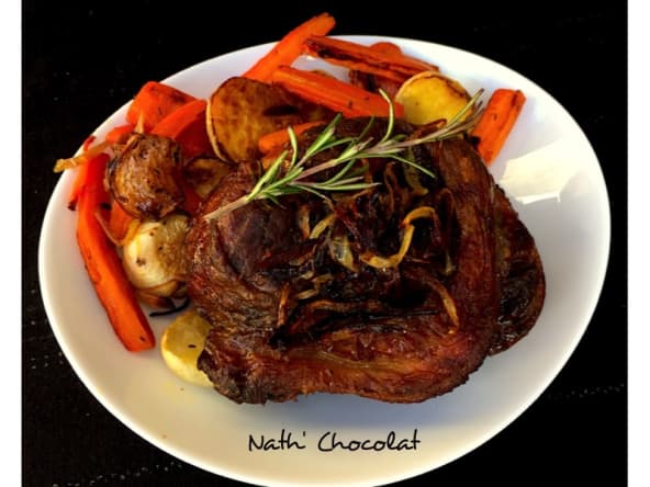 Jarret de veau confit  à l'ail