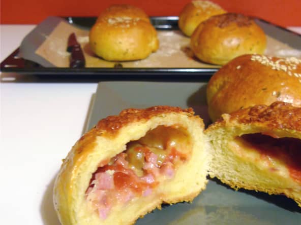 Buns fourrés façon pizza (en images)