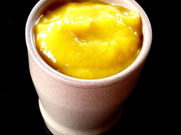 Compote de mangue et rhubarbe pour bébé
