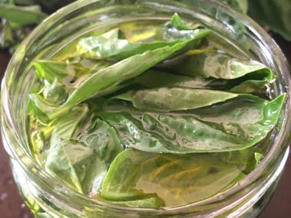 L'huile d'olive au basilic