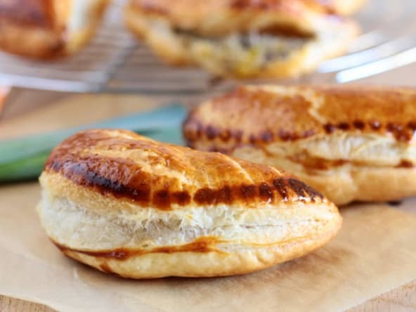 Chausson feuilleté, poireaux, champignons à la ricotta
