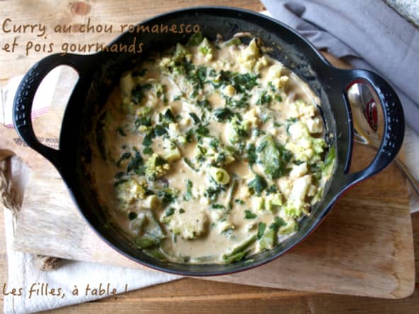Curry au chou romanesco et pois gourmands