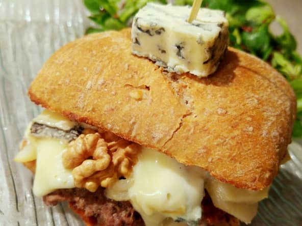 Burger auvergnat noix craquantes et bleu