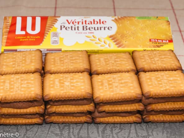 Mille feuilles Nantais avec des Petit Beurre, au chocolat