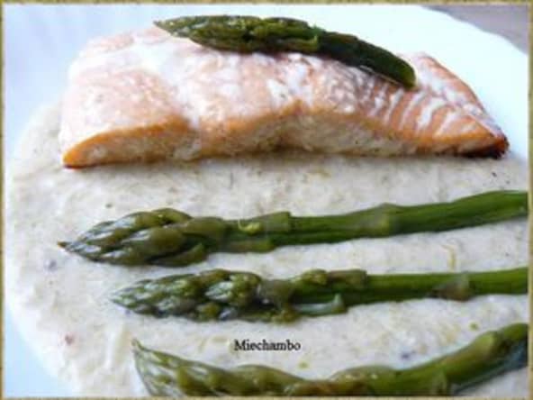Pavés de saumon à la crème d'asperges vertes