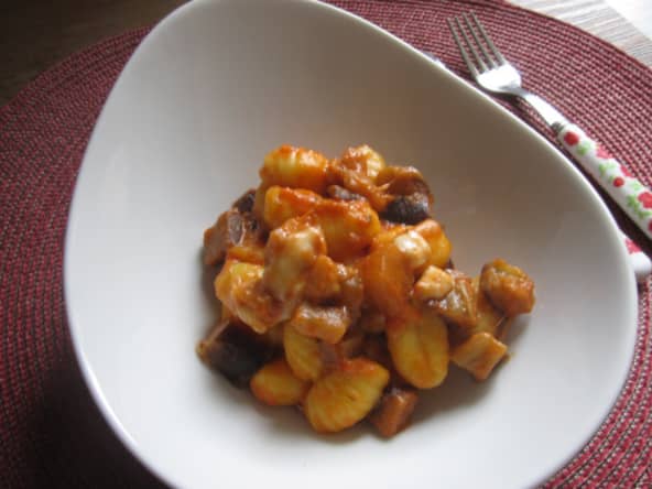 Gnocchi faits maison aux aubergines