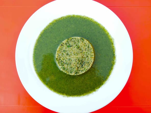 Pilaf de quinoa au pesto et velouté d’orties