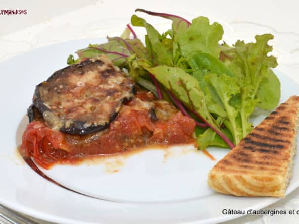 Gâteau d’aubergines aux tomates cerise, basilic et parmesan.