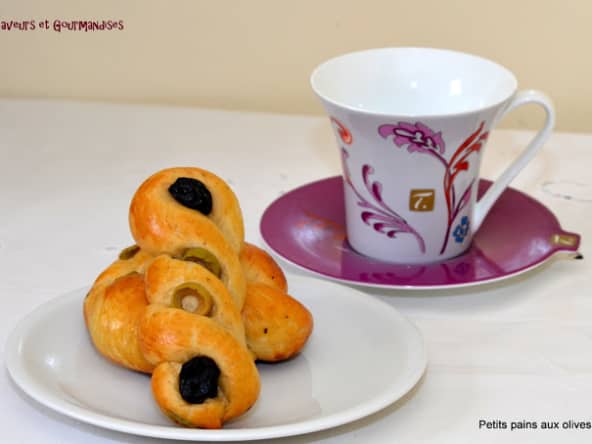 Petits pains aux olives.