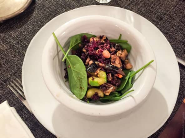 Pois chiches, kale et aubergines grillées