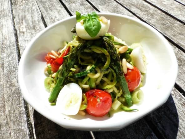Spaguetti(s) de courgette primavera au pesto d'ail des ours