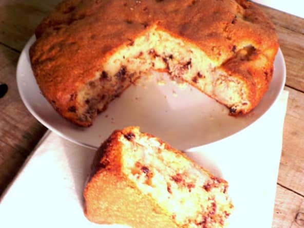 Gâteau aux bananes, pépites de chocolat et noix