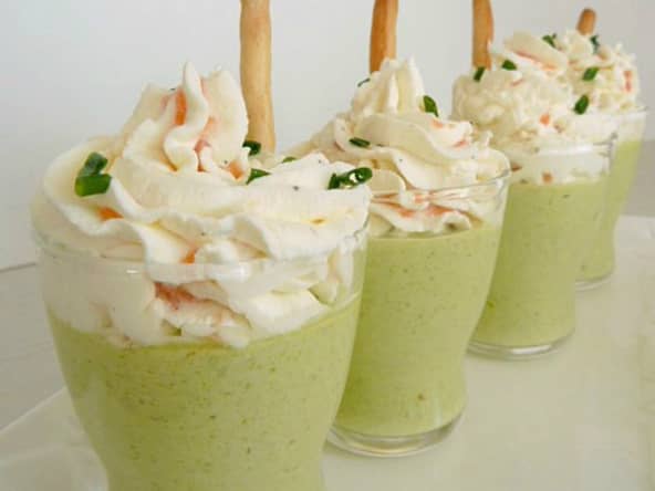 Crème d’asperges en verrine et chantilly au saumon fumé pour un apéro